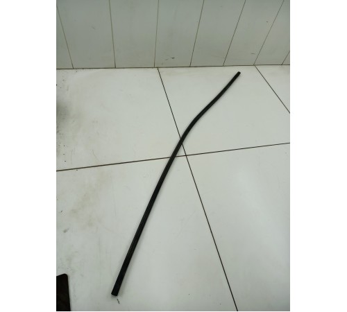 Уплотнитель капота