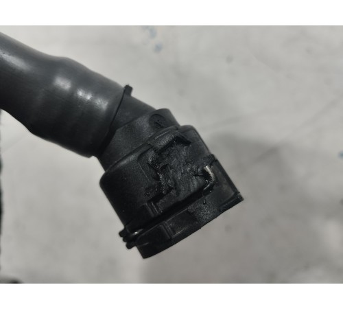 Патрубок системы охлаждения