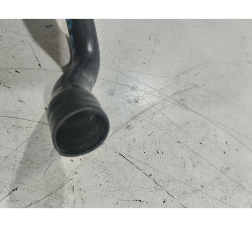 Патрубок системы охлаждения