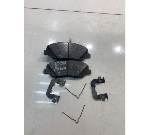 Тормозные колодки (передние)