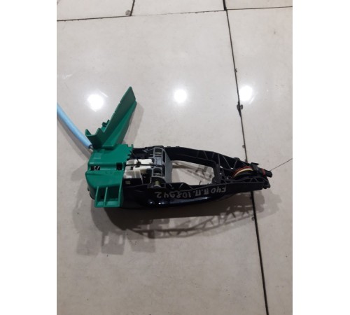 Ручка двери (передняя правая внешняя)