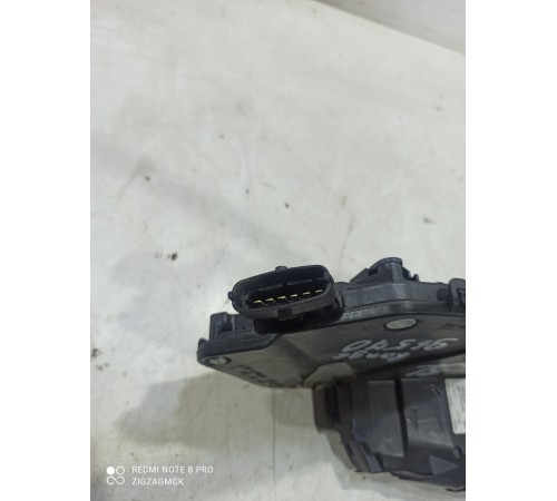 Замок двери (задний левый)