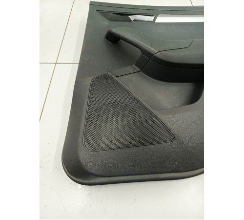 Обшивка двери задняя правая