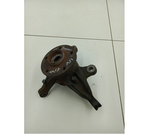 Кулак поворотный передний левый