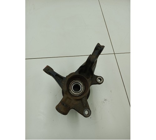 Кулак поворотный передний левый