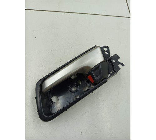 Ручка двери передняя левая внутренняя