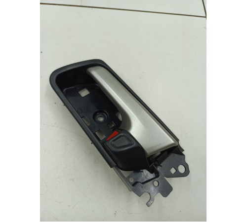 Ручка двери передняя левая внутренняя