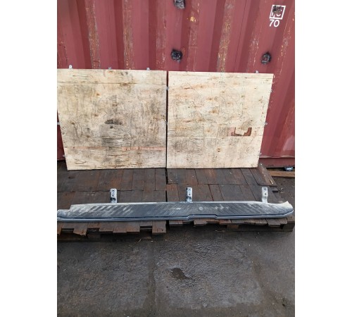 Подножка левая