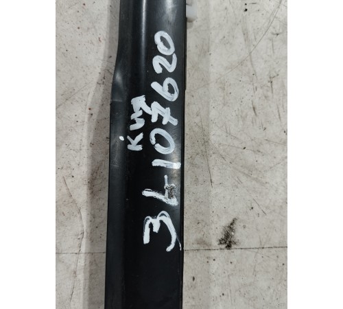 Уплотнитель стекла (задний левый наружный)