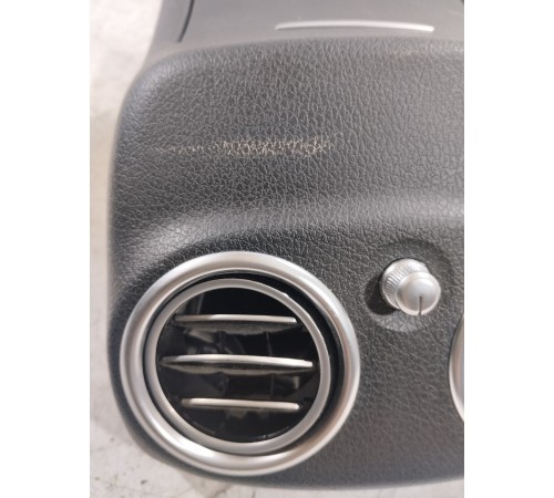 Накладка центральной консоли задняя с воздушным дефлектором