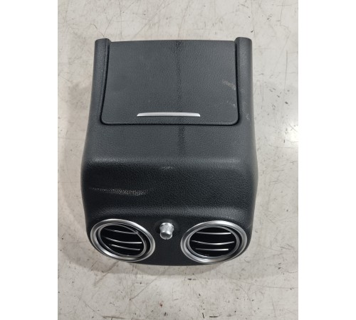 Накладка центральной консоли задняя с воздушным дефлектором