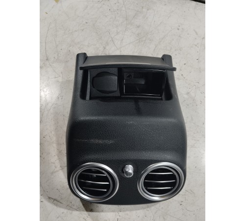 Накладка центральной консоли задняя с воздушным дефлектором