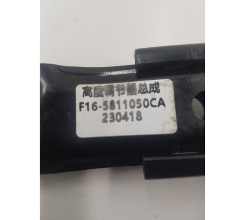 Механизм регулировки ремня по высоте правый