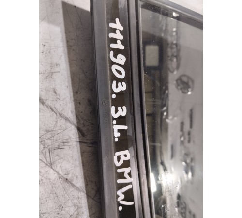 Форточка двери задняя левая