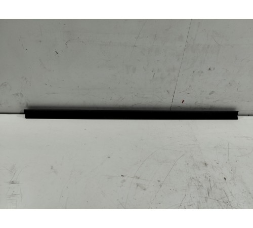 Уплотнитель стекла (задний правый внутренний)