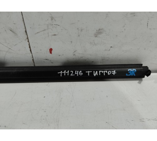 Уплотнитель стекла (задний правый внутренний)