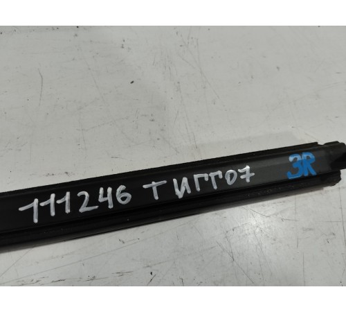 Уплотнитель стекла (задний правый внутренний)