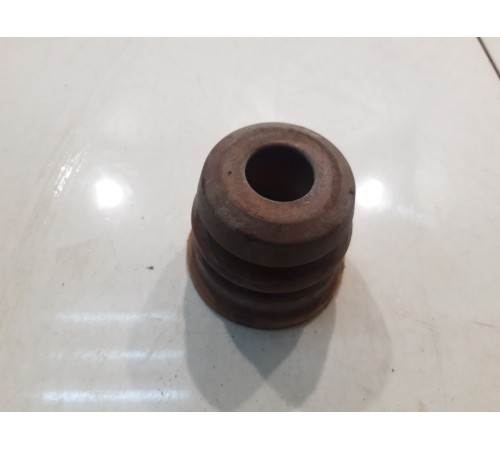 отбойник стойки(задний левый)