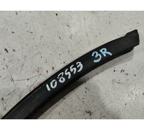 Уплотнитель двери(задний правый)