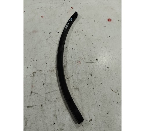 Уплотнитель двери(задний правый)