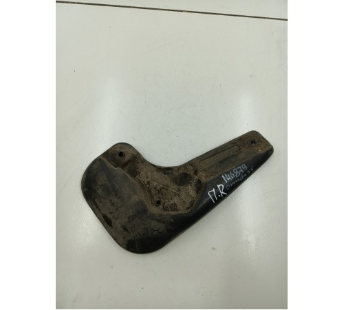 Брызговик передний правый