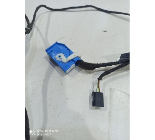 Электропроводка обшивки двери (передняя правая)