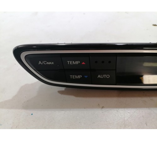 Панель управления климатом заднего ряда