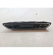 Панель управления климатом заднего ряда