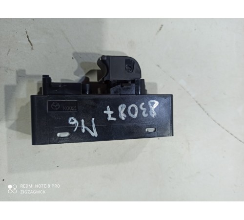 Кнопка стеклоподъемника (задняя правая)