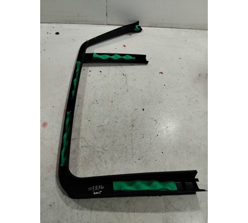 Рамка стекла двери (задняя левая)