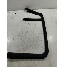 Рамка стекла двери (задняя левая)