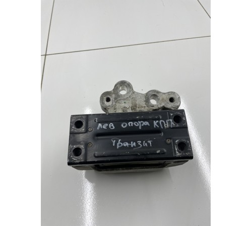 Опора КПП левая