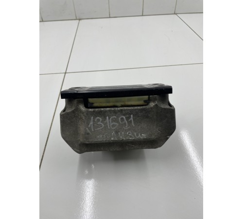 Опора КПП левая