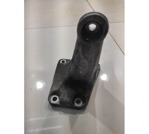 Кронштейн подушки двигателя(правый)