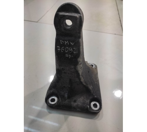 Кронштейн подушки двигателя(правый)