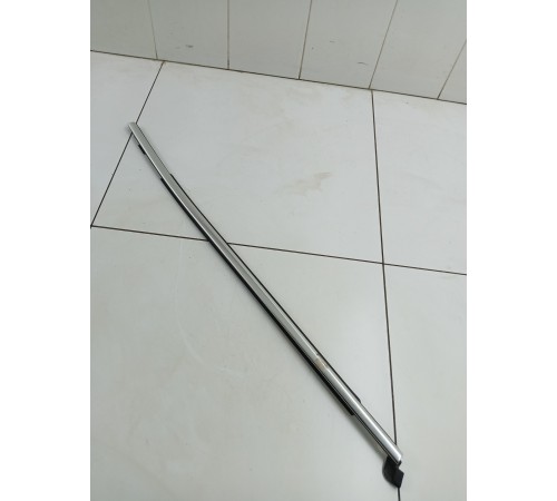 Уплотнитель стекла задний правый (наружный)