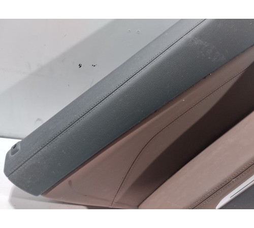 Обшивка двери (задняя левая)