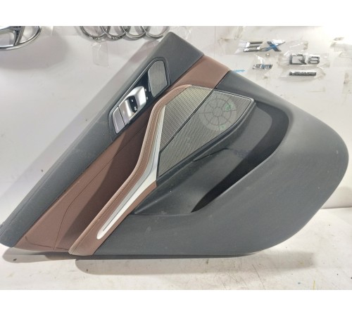 Обшивка двери (задняя левая)