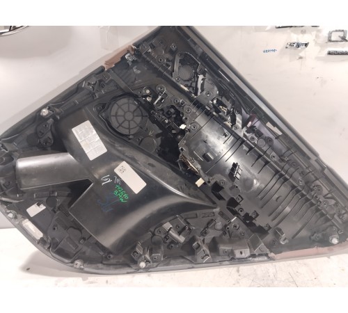 Обшивка двери (задняя левая)