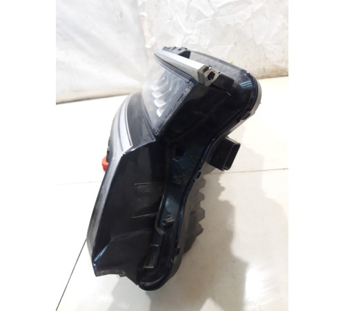 Фара (передняя,правая)