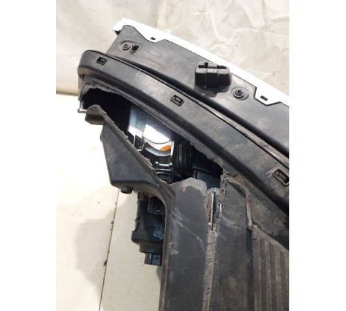 Фара (передняя,правая)