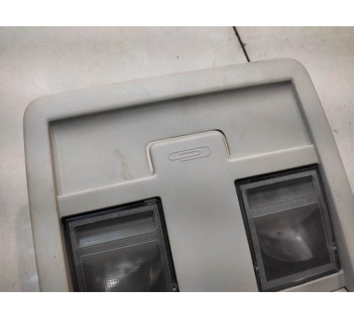 Плафон внутреннего освещения (передний)