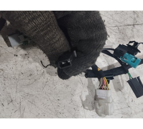 Электропроводка двери передняя левая