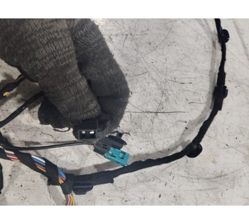 Электропроводка двери передняя левая