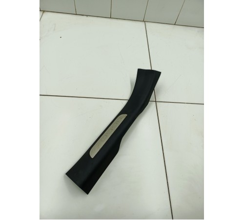 Накладка порога задняя правая