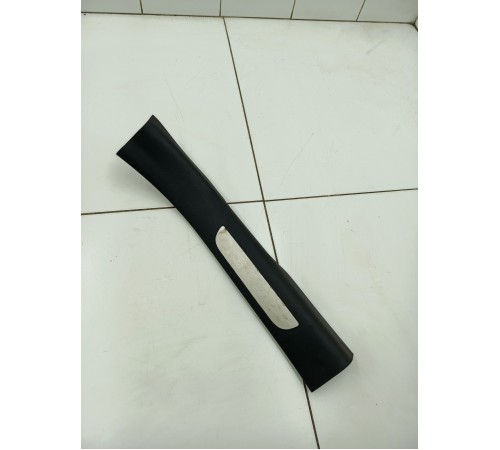 Накладка порога задняя правая