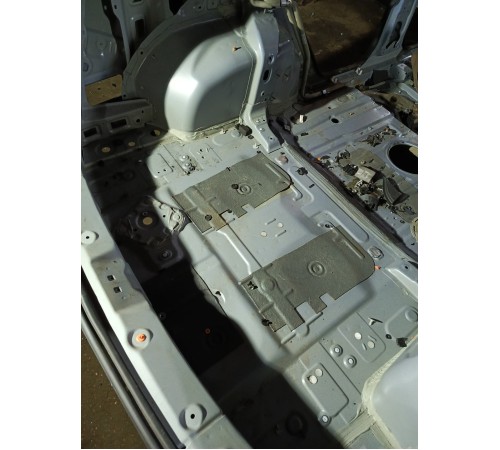 Ниша багажника (запасного колеса)