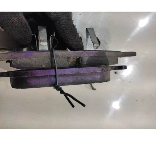 Колодки тормозные (передние левые)