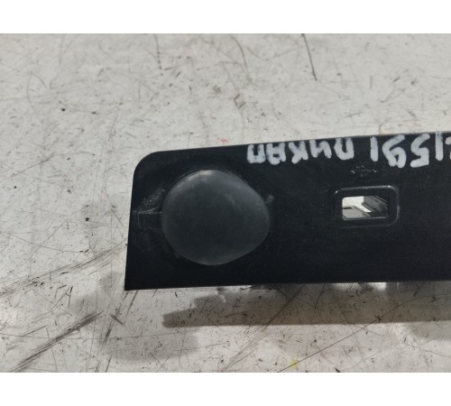 Накладка центральной консоли с розеткой и прикуривателем