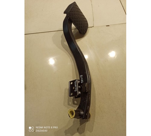 Педаль тормоза